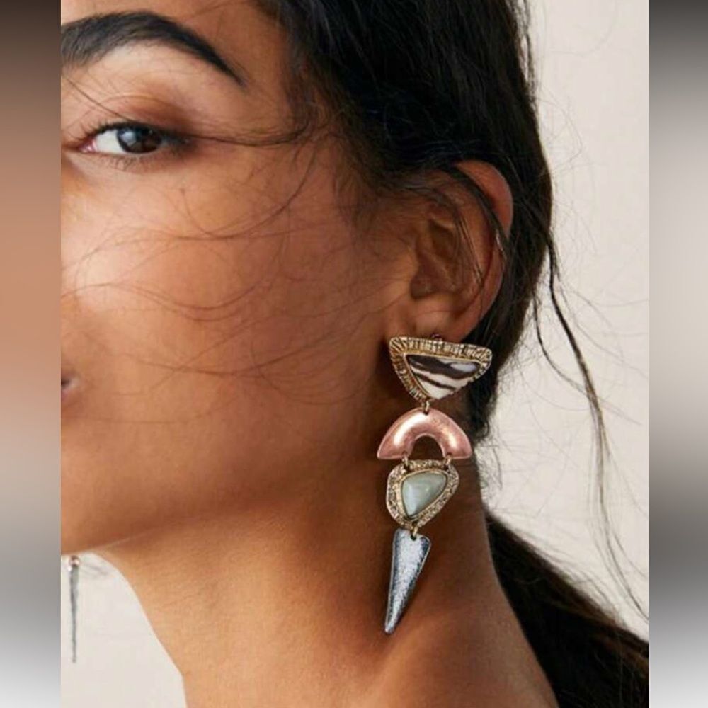 Assorted Gold and Cream Earrings A1322